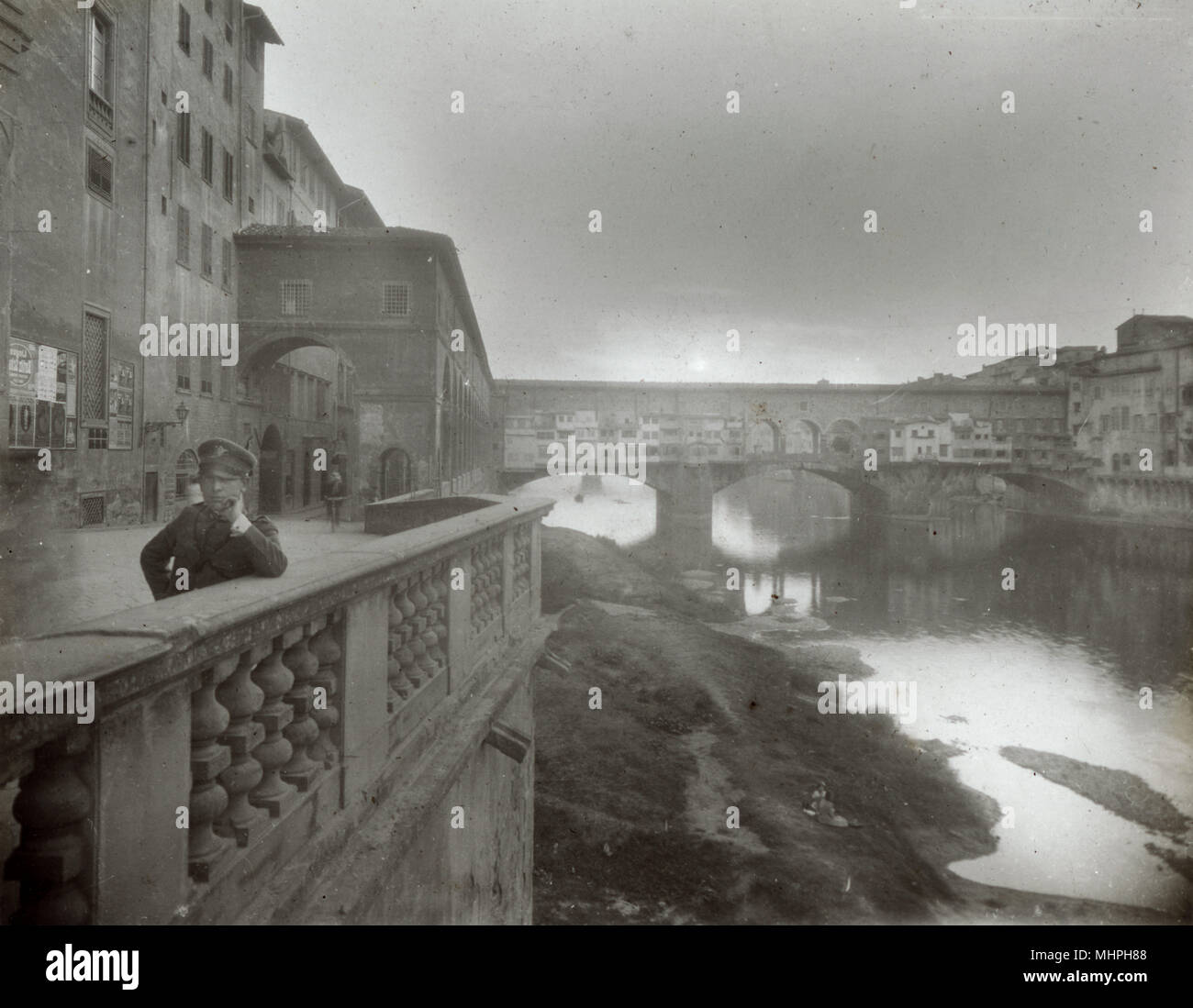 Ponte Vecchio und Fluss Arno in Florenz, Italien Stockfoto