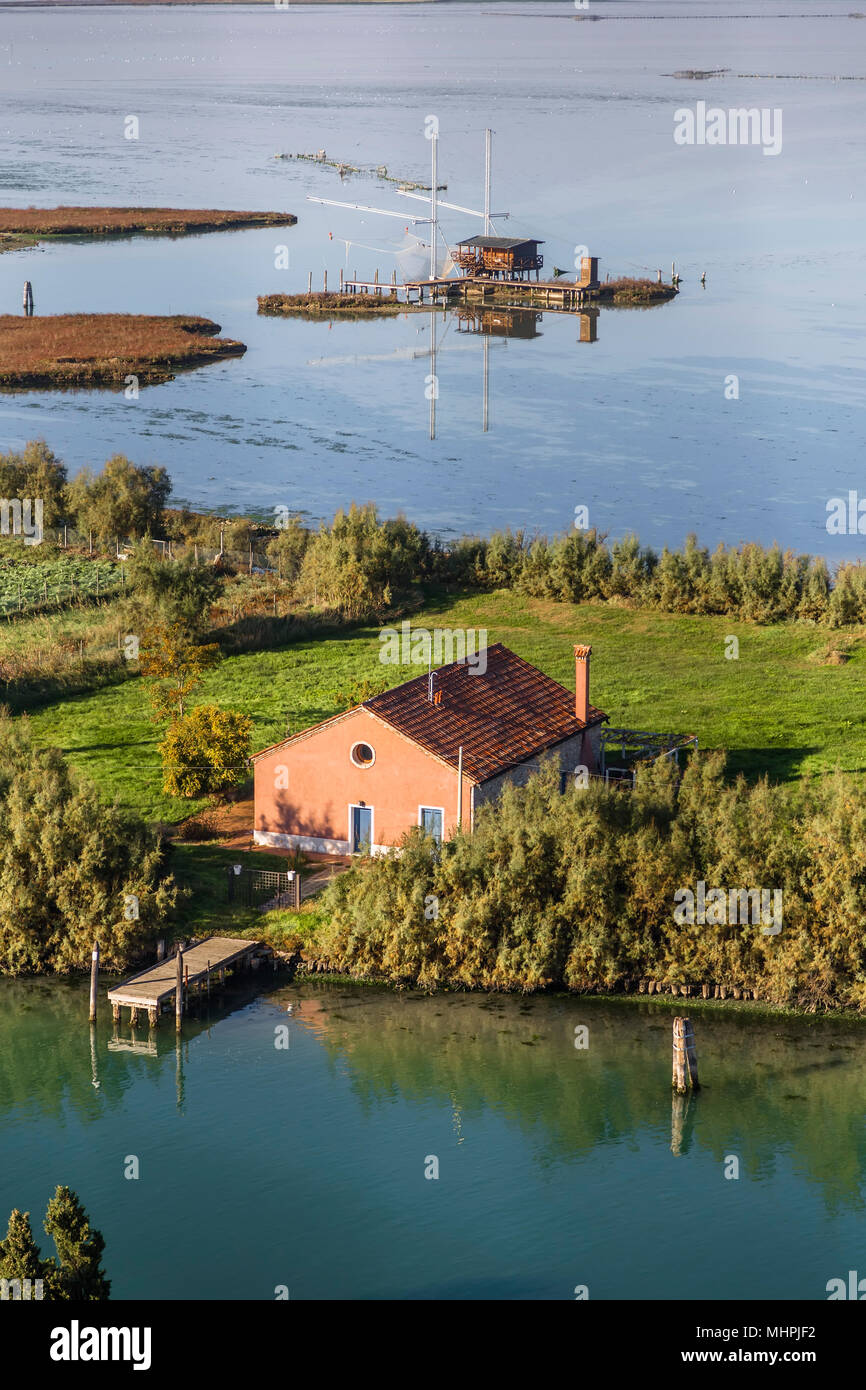 Landschaft mit einem alten Haus und die Fischerei auf der Insel Torcello. Italien Stockfoto