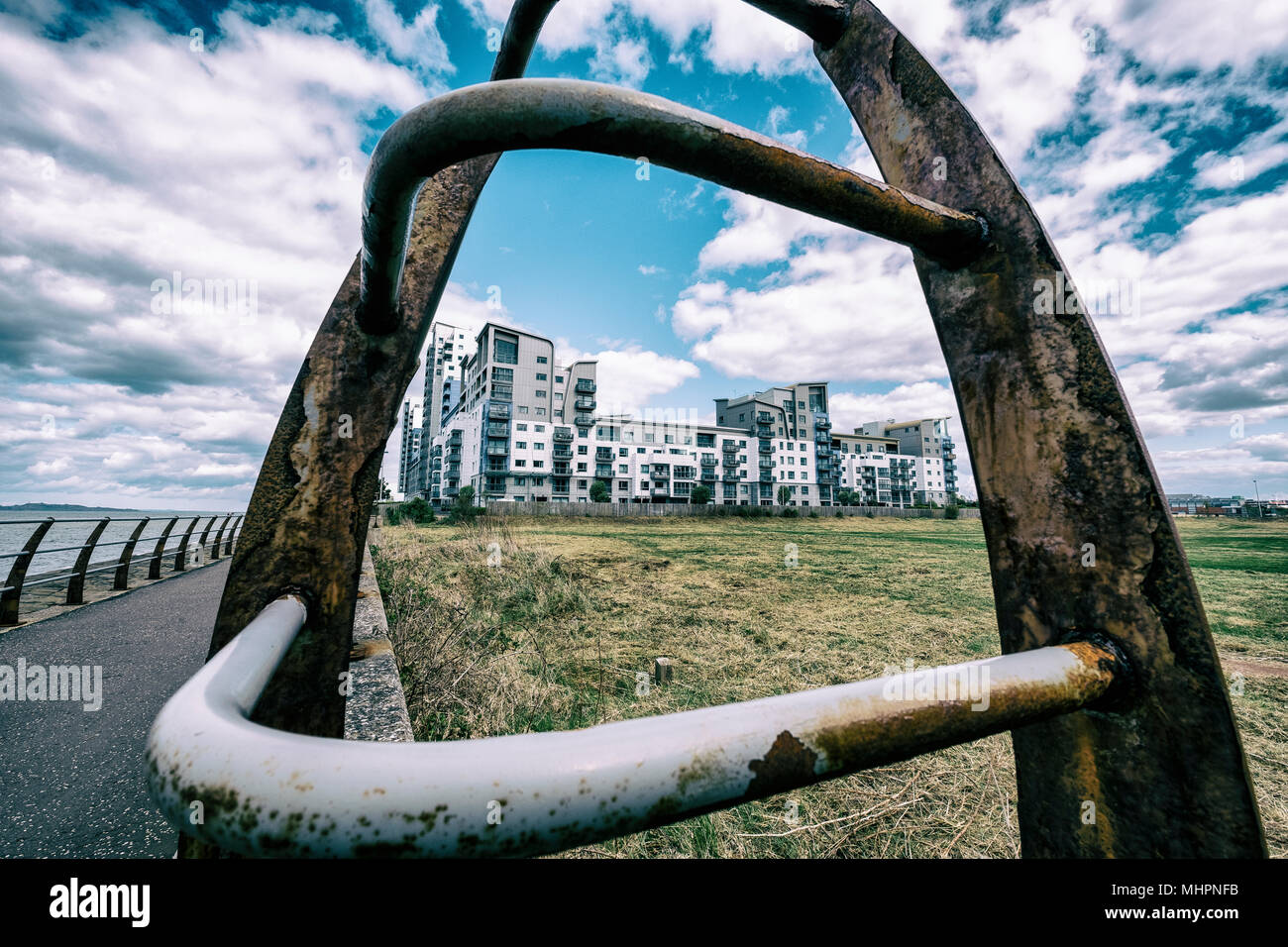 Große, moderne Apartment Blocks an der westlichen Hafen von Leith, Edinburgh, Schottland, Großbritannien Stockfoto