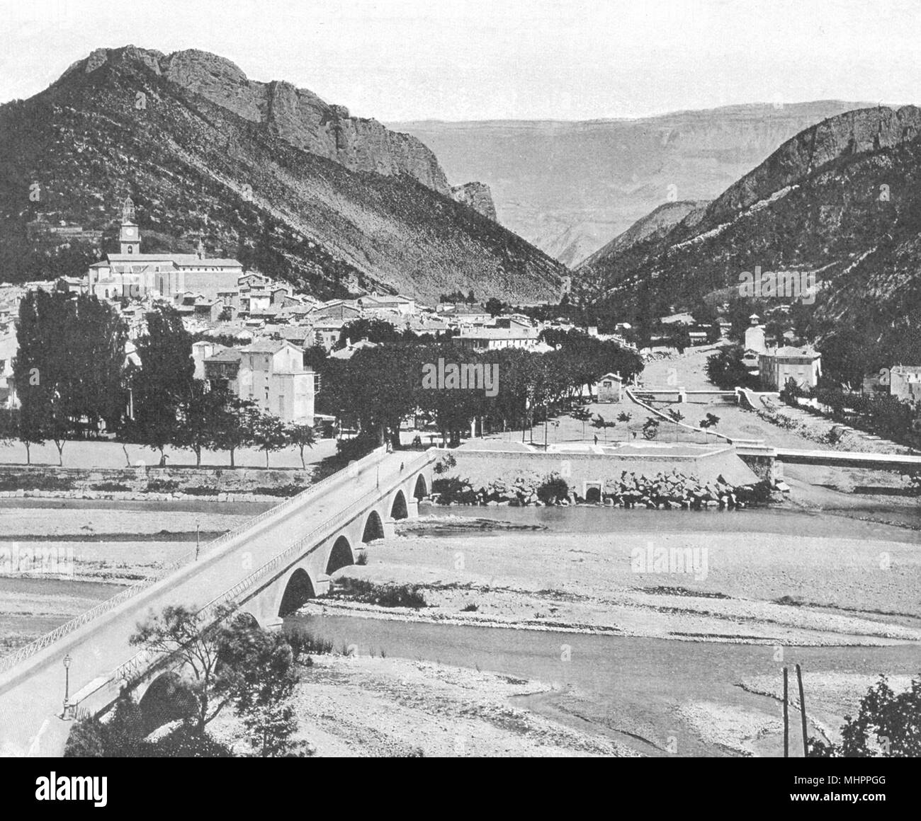 ALPES-DE-HAUTE- Provence. Vue générale Digne (596 mètres d'altitude) 1902 Stockfoto