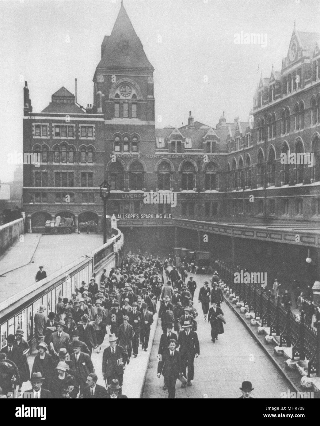 LONDON. Liverpool-Street-Station um neun Uhr sechs Vormittagen in der Woche 1926 Stockfoto