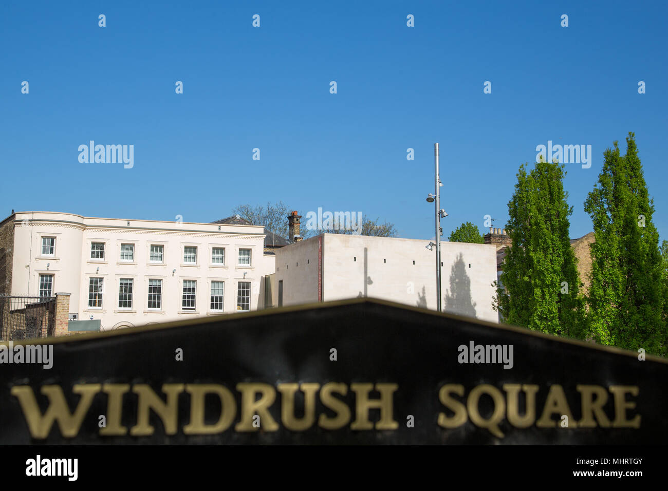 London, Großbritannien 3. Mai 2018 rechtliche Kliniken im ganzen Kann am Schwarzen kulturellen Archive an, die auf windrush Square in Brixton, die mit den Windrush migration Skandal betroffenen befindet. Credit: Thabo Jaiyesimi/Alamy leben Nachrichten Stockfoto