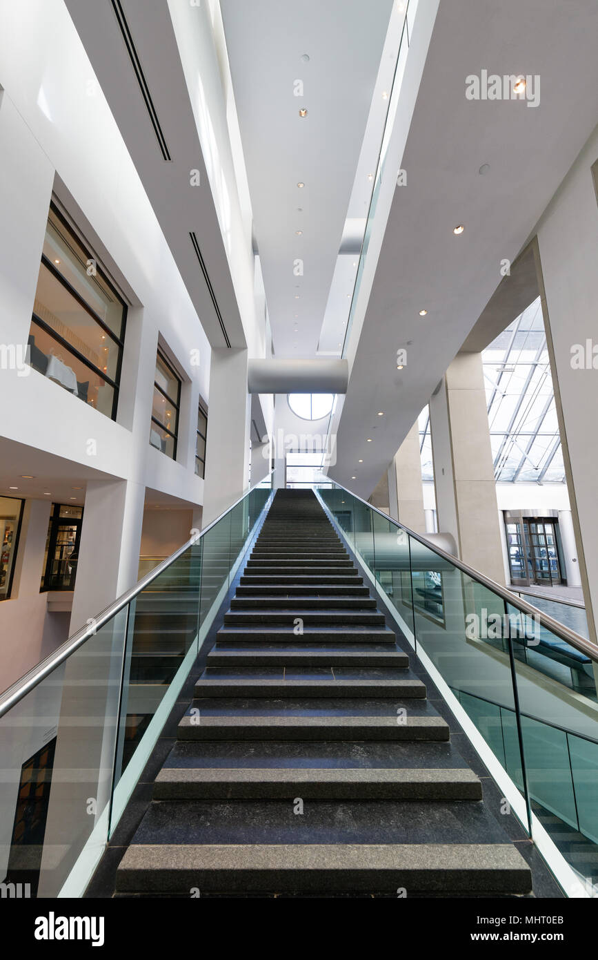 Moderne Architektur Treppen innen Montreal Fine Art Museum Stockfoto