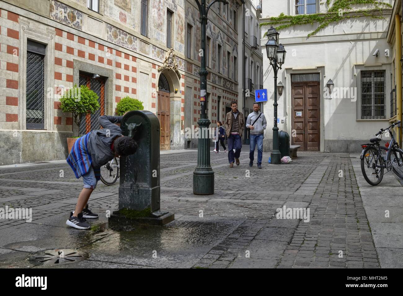 Turin, der Region Piemont, Italien. Mai 2018. Die symbolische Brunnen von Turin, die torello oder turet in Piemont. Sie sind in jeder Ecke gefunden. Stockfoto