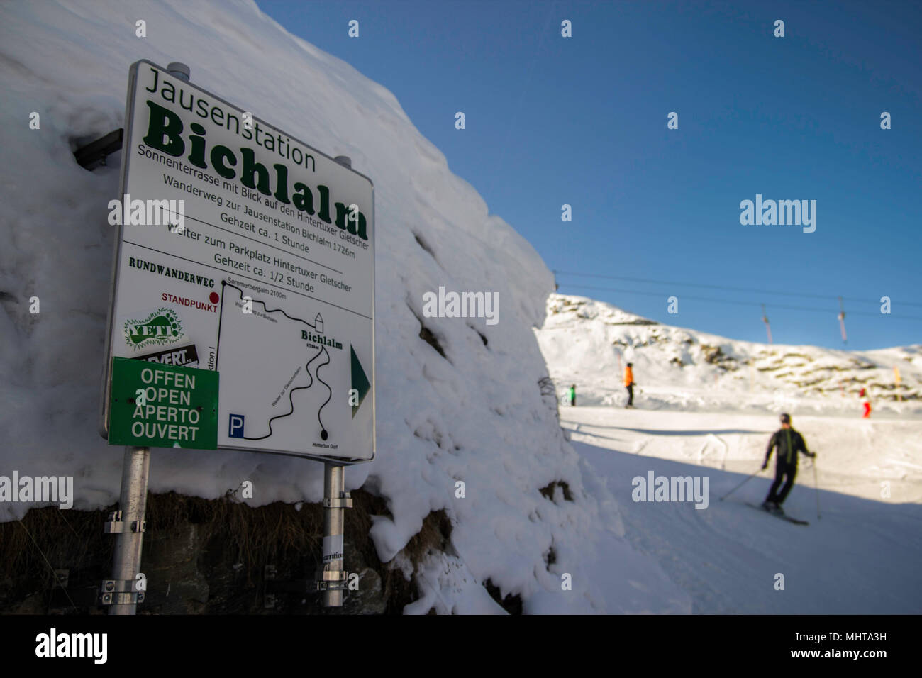 Tux, Tirol, Schwaz, Österreich - 12. Februar 2015: Ski Resort am Hintertuxer Gletscher Stockfoto