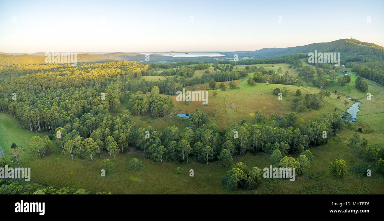 Antenne Panorama der Sonnenuntergang über der Landschaft in der Nähe von Topi Topi, NSW, Australien Stockfoto