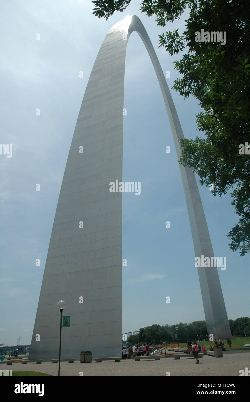 Der Gateway Arch in St. Louis, Missouri, USA ist der weltweit höchsten Arch. Es war wie ein Denkmal für die westerweiterung der Usa aufgebaut. Stockfoto