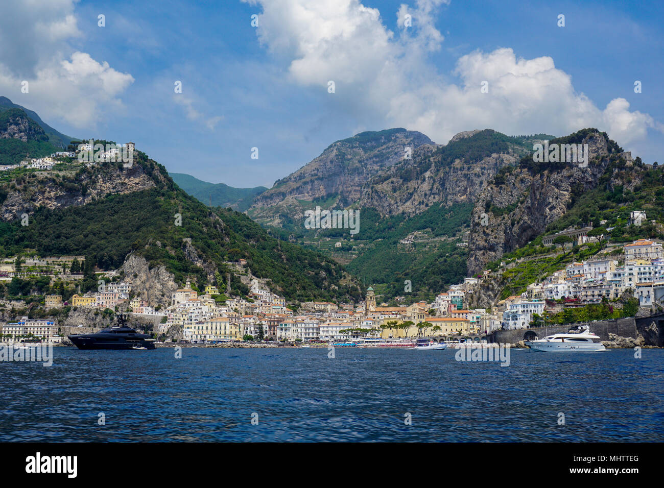 Sicht auf Positano, Italien vom Meer Stockfoto