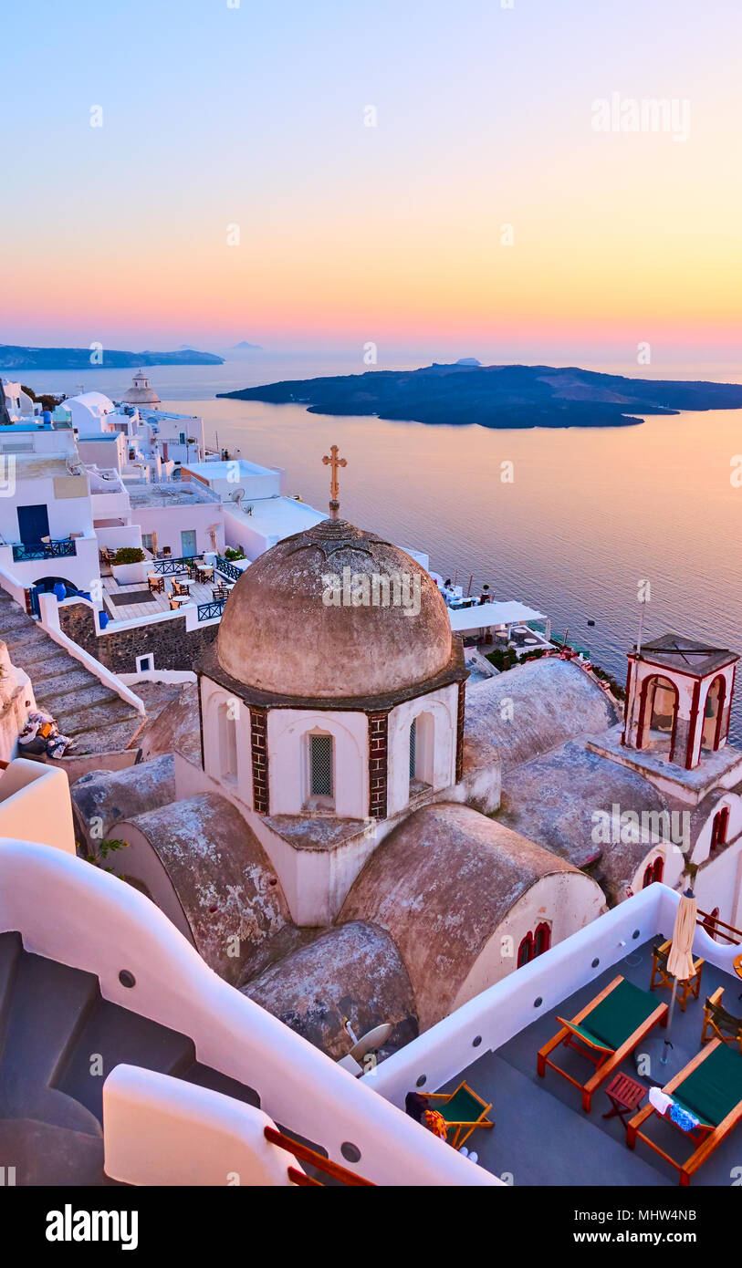 Santorini und die Ägäis bei Sonnenuntergang, Insel Santorini, Griechenland Stockfoto