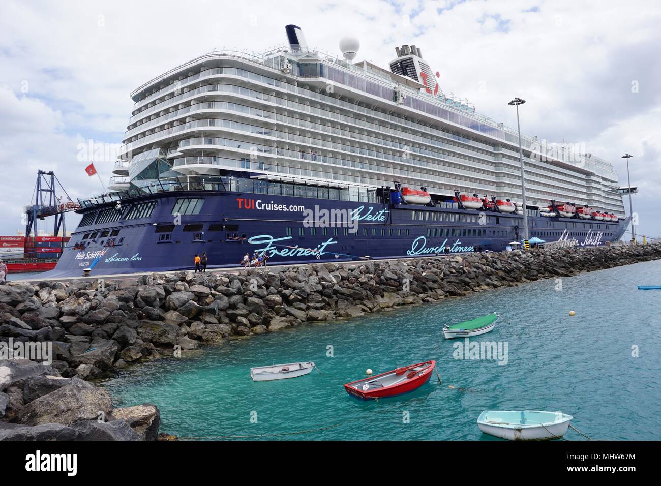 Kreuzfahrtschiff Mein Schiff 6 TUI Cruises Stockfoto, Bild 183106552