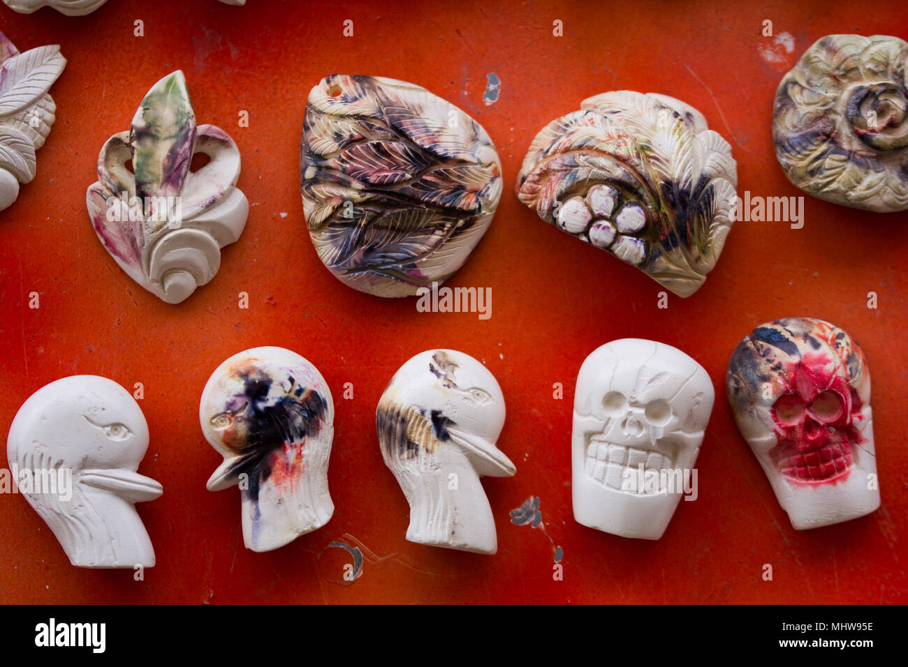 Meerschaum Ziergegenstände. Normalerweise benutzt, Magnet, Tabakpfeife, Skulpturen und Schmuck zu machen. Fast alle meerschaum ist aus Eskisehir/entfernt Stockfoto