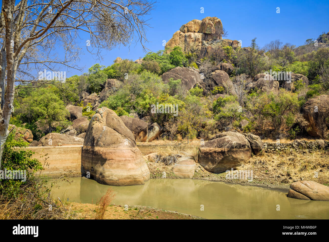 Balancing rocks im Matobo Nationalpark, Simbabwe, von Millionen von Jahren der Bewitterung gebildet. September 11, 2016. Stockfoto