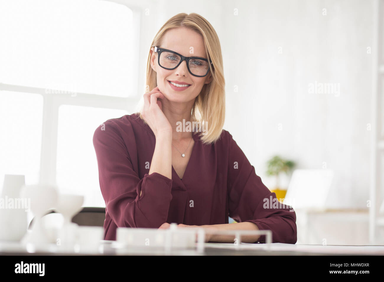 Ziemlich schöne Geschäftsfrau start Business Stockfoto