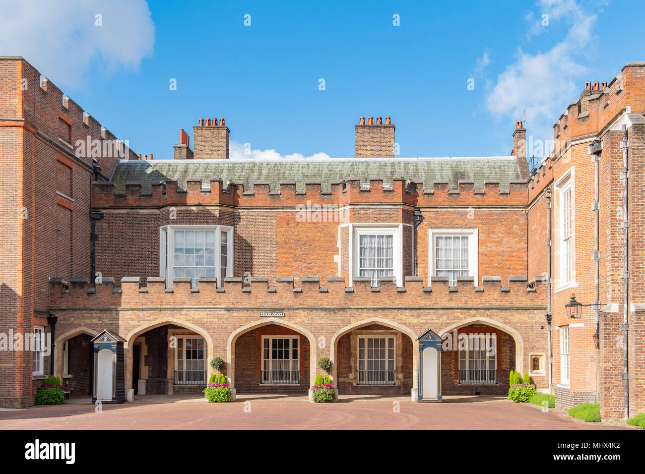 Friary Court ist Teil von St. James Palace, den Beitritt Rat trifft es einen neuen Monarchen von den Verstorbenen Monarchen zu erklären. Es hat. Stockfoto