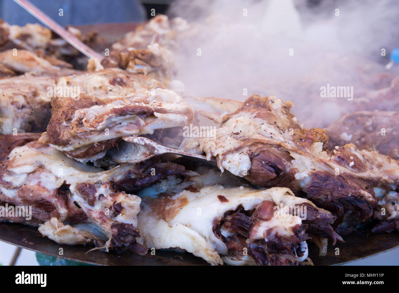 "Tand y r Kebabı" Lamm Fleisch auch in einem speziellen Ofen gut für eine lange Zeit gekocht. "Afyonkarahisar in Konya' berühmtes Gericht/Türkei Stockfoto