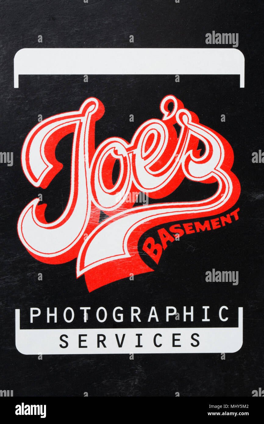 Eine alte negative Umschlag aus dem jetzt verstorbenen Joe's Keller fotografische Dienstleistungen Business auf Wardour Street London Soho, der im Jahr 2003 geschlossen. Joe's B Stockfoto