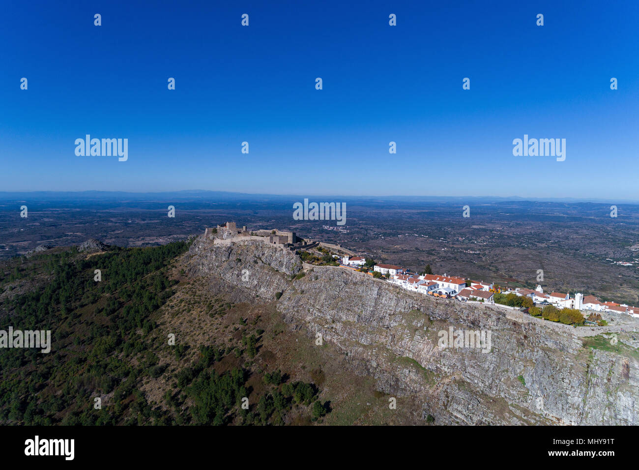 Luftaufnahme des Ohrid Dorf in Alentejo, Portugal; Konzept für Reisen in Portugal und schönsten Orte in Portugal Stockfoto