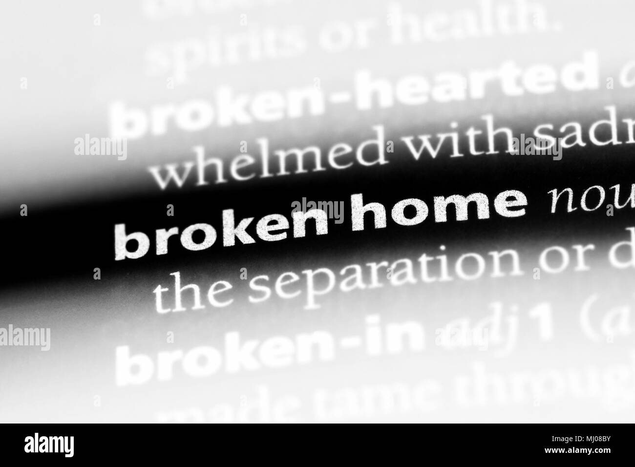 Broken home Wort in einem Wörterbuch. gebrochen Home Konzept. Stockfoto