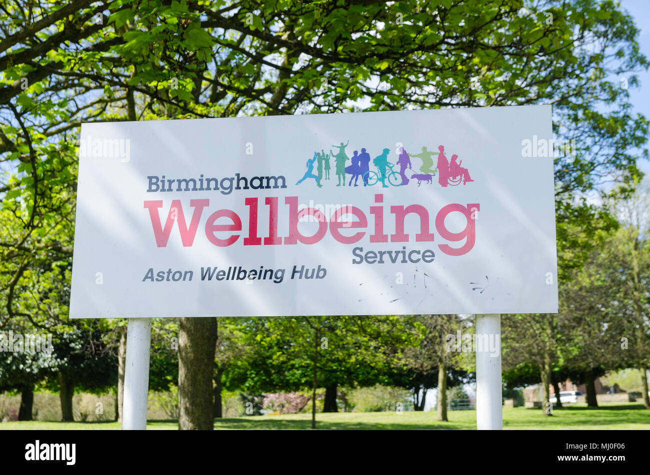 Unterschreiben Sie bei Aston Park in Birmingham Birmingham Werbung Wohlbefinden Service, es soll die örtlichen Bewohner mehr gesund werden Stockfoto