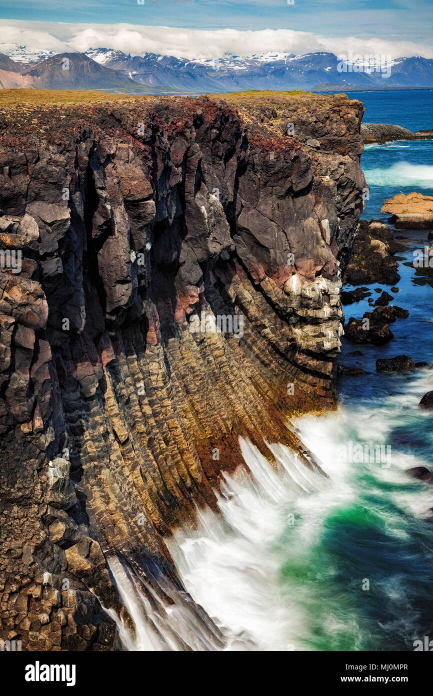 Basalt Felsformationen lange Exposition, bei hellnar Klippen snaefellsnes Island Stockfoto