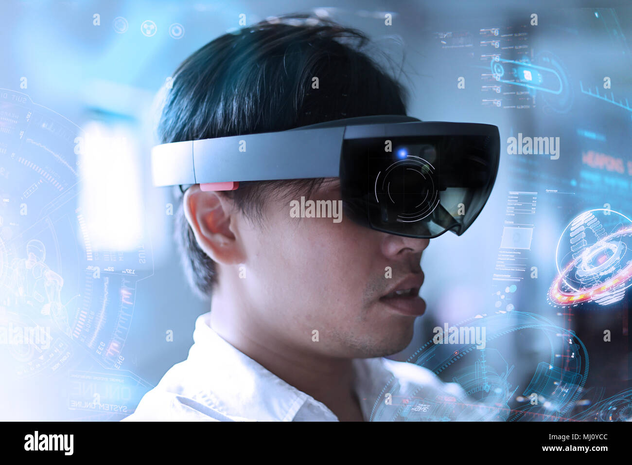 So spielen Sie "Magic | Virtual Reality mit hololens im Labor Stockfoto
