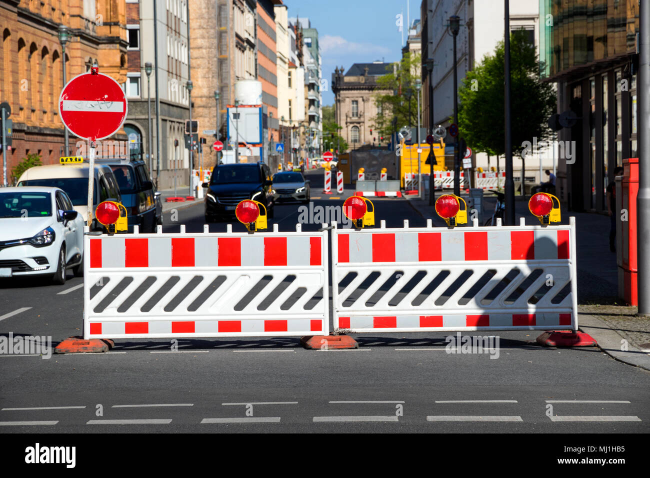 Geschlossenen Straße durch die Barriere während Bauarbeiten in der Stadt Berlin, Deutschland Stockfoto