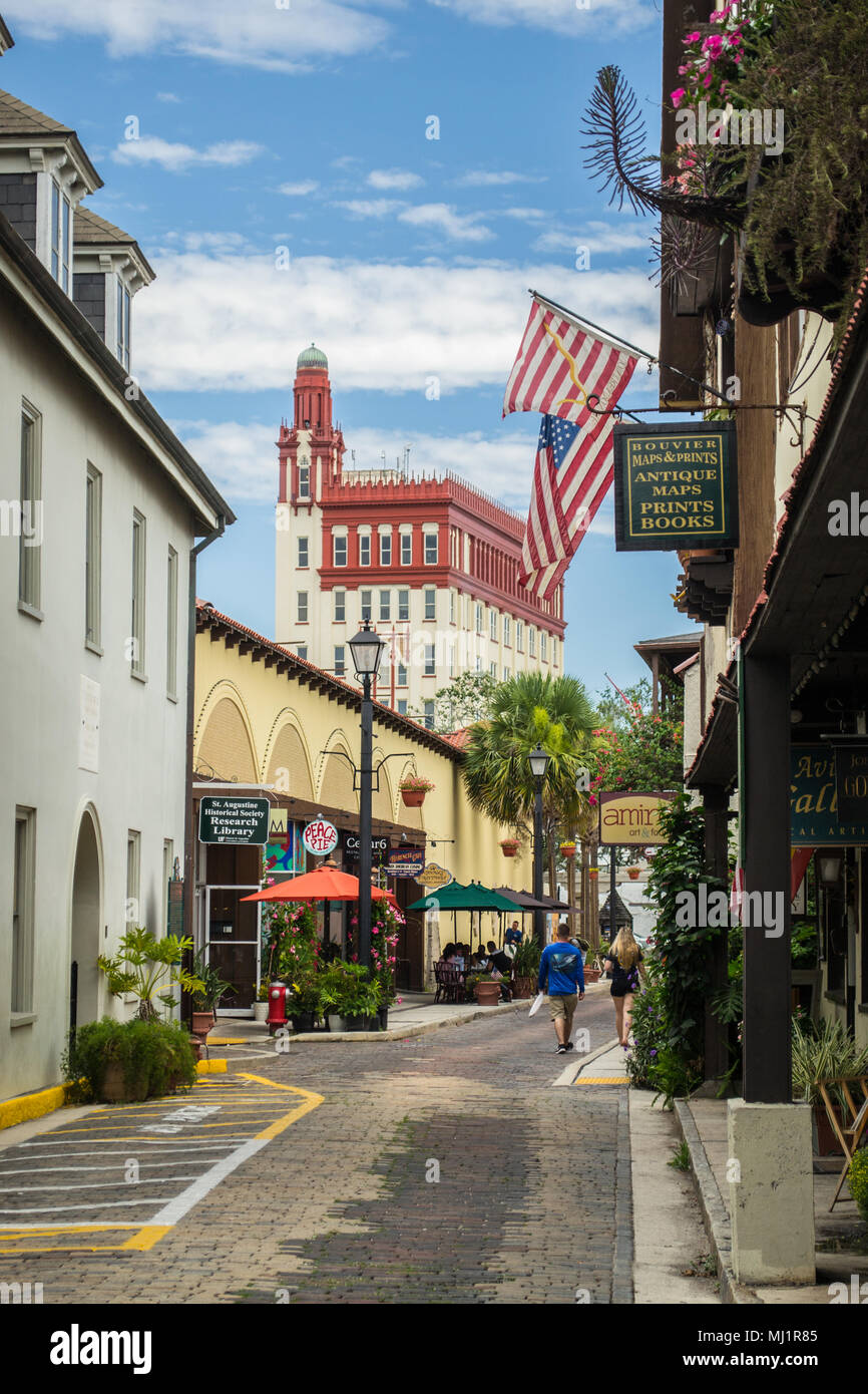 Touristen auf Aviles Street Saint Augustine, Florida USA Stockfoto