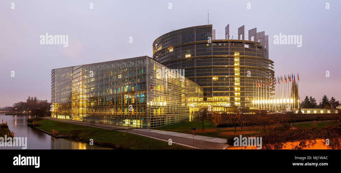 Gebäude "Louise Weiss" des Europäischen Parlaments in Straßburg, Al Stockfoto
