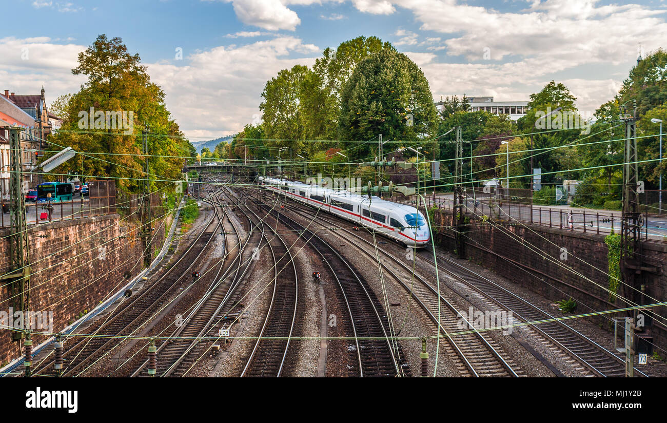 Hochgeschwindigkeitszug in Offenburg, Deutschland Stockfoto