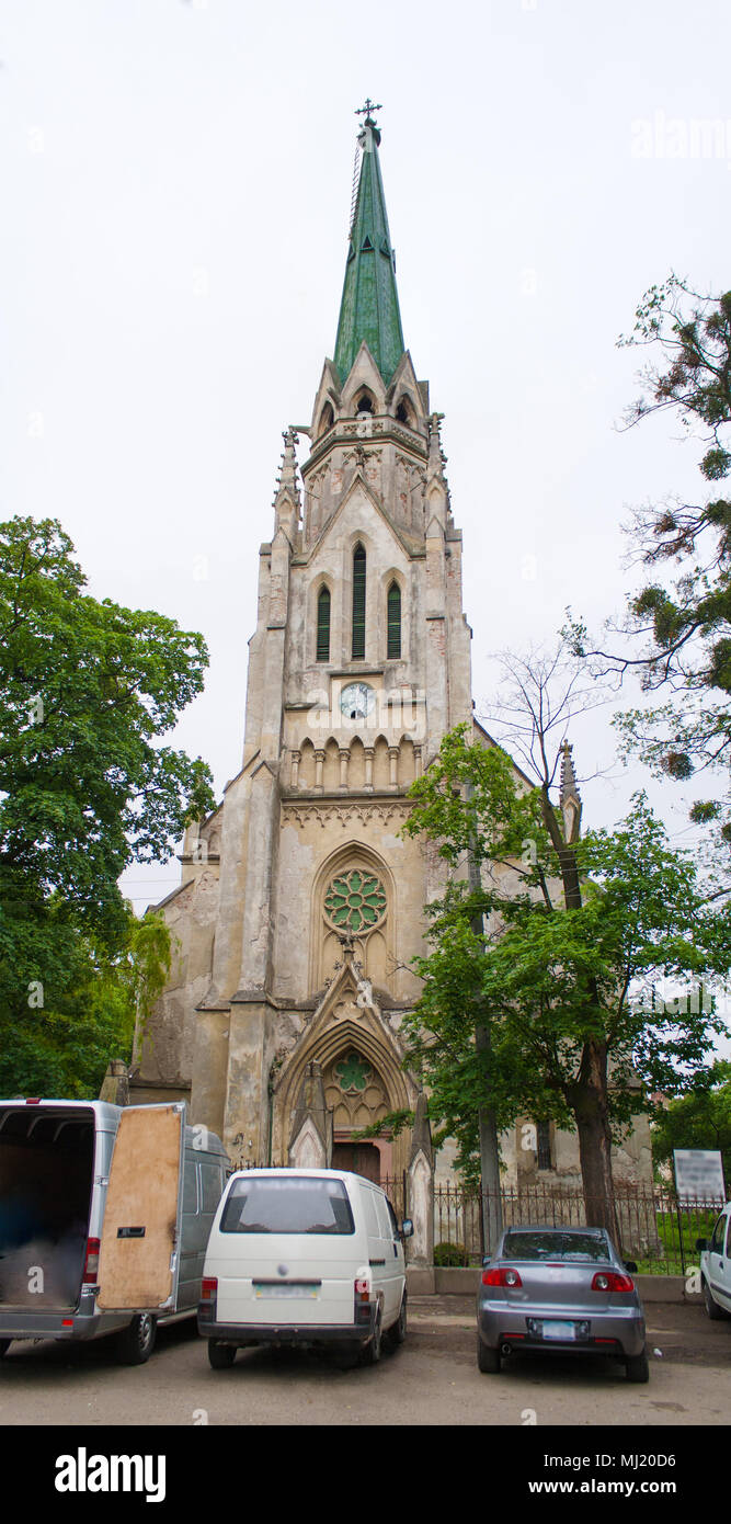 Kirche der Jesuiten in Czernowitz, Ukraine. Erbaut 1894 im Gotischen R Stockfoto