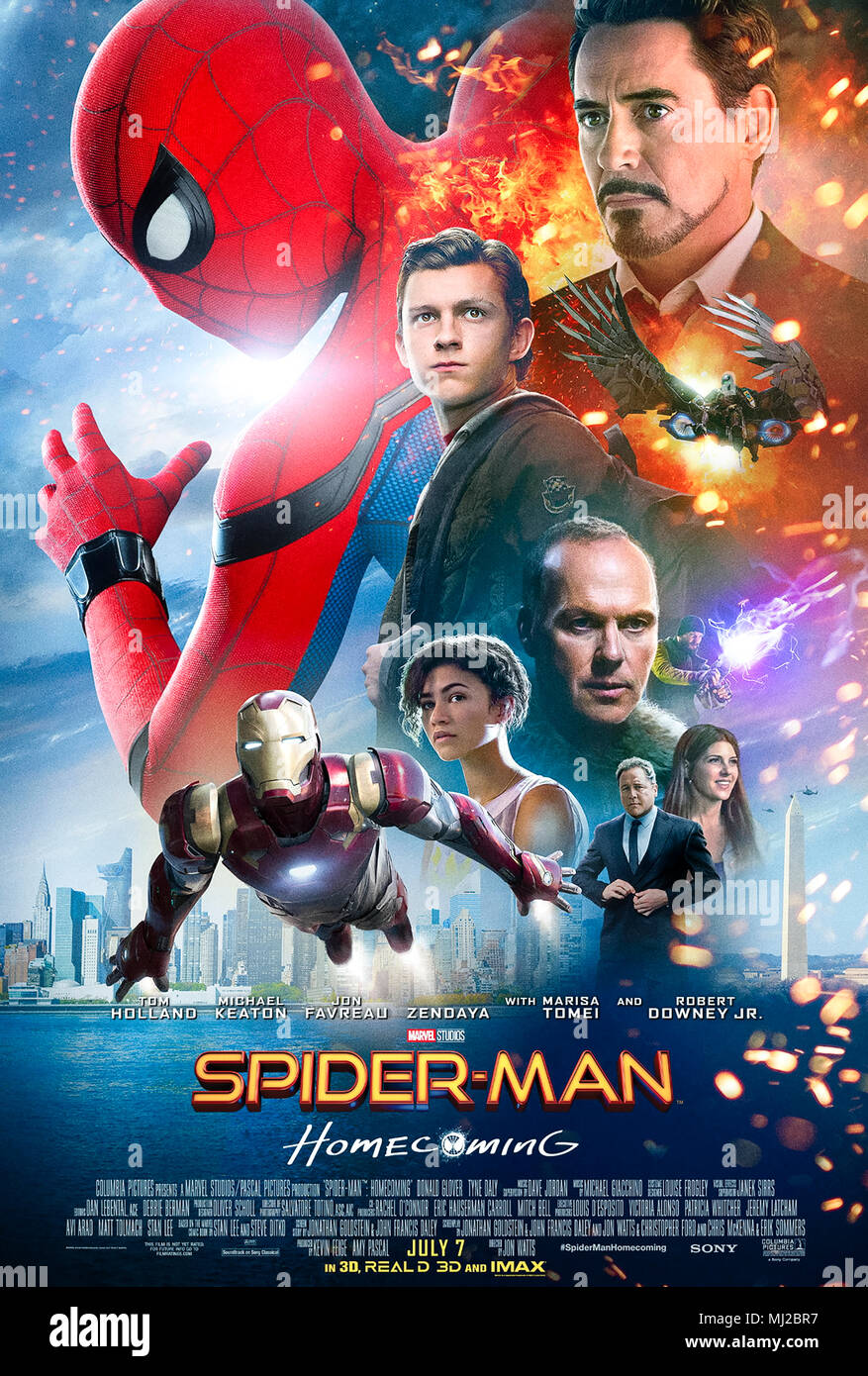 Spider-Man Homecoming (2017) von Jon Watts Regie und Hauptdarsteller Tom Holland, Michael Keaton und Robert Downey Jr. Peter Parker übernimmt die Geier und sein außerirdischer Technologie. Stockfoto