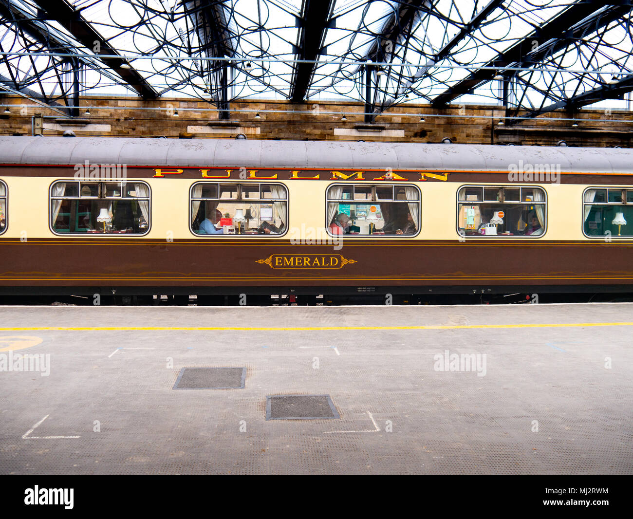 Pullman Schlitten auf der Dalesman Dampfzug, 48151, Carnforth nach Carlisle West Coast Line in Carlisle Station Stockfoto