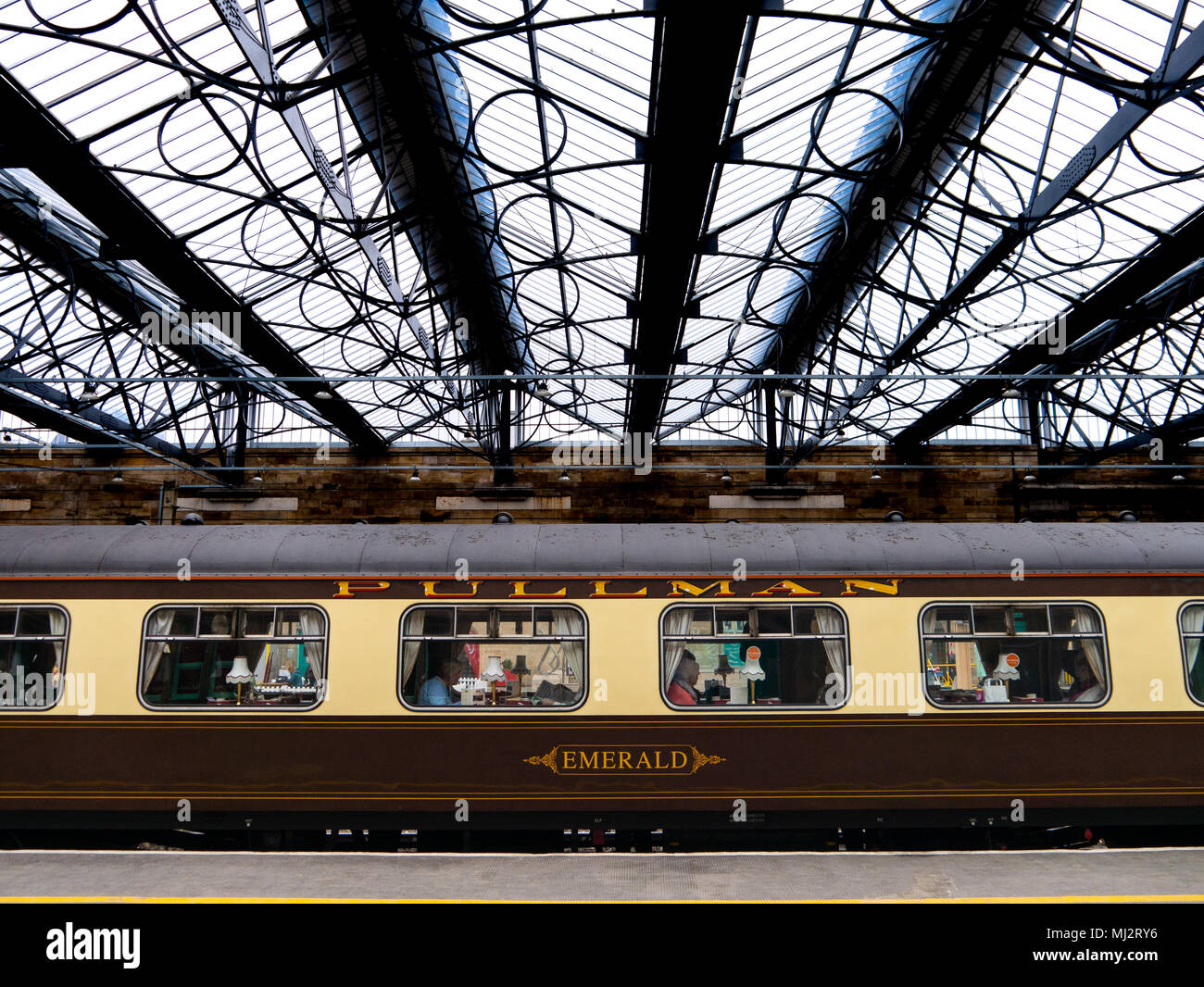 Pullman Schlitten auf der Dalesman Dampfzug, 48151, Carnforth nach Carlisle West Coast Line in Carlisle Station Stockfoto