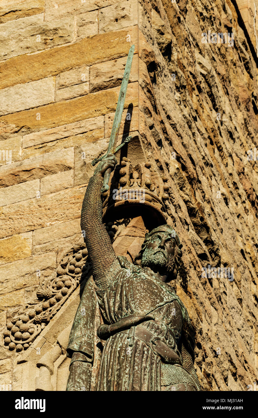 Das Wallace Monument zum Gedenken an das Leben von William Wallace ist eine beliebte Sehenswürdigkeit in der Nähe von Stirling, Schottland, Großbritannien. Stockfoto