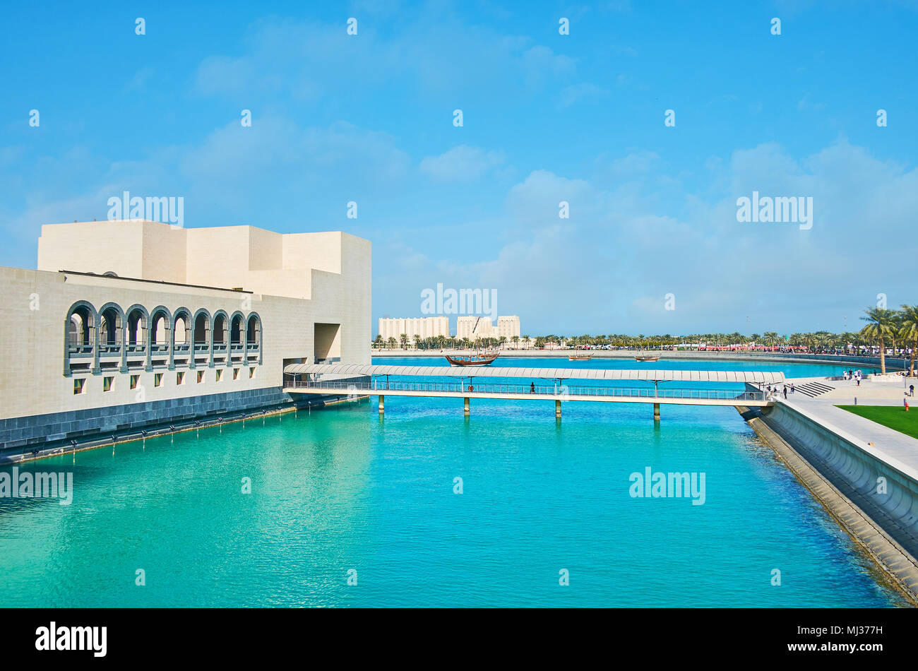 Die Brücke verbindet Mia Coastal Park mit Museumsinsel, Doha, Katar. Stockfoto