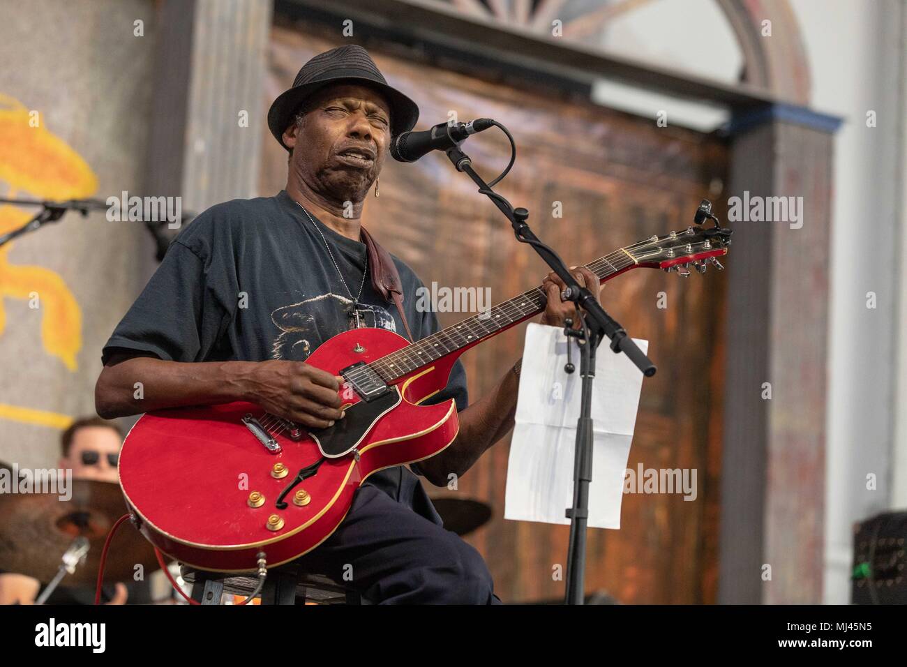 New Orleans, Louisiana, USA. 3. Mai, 2018. WALTER "Wolfman" Washington während 2018 New Orleans Jazz und Heritage Festival an der Rennstrecke Messe in New Orleans, Louisiana: Daniel DeSlover/ZUMA Draht/Alamy leben Nachrichten Stockfoto