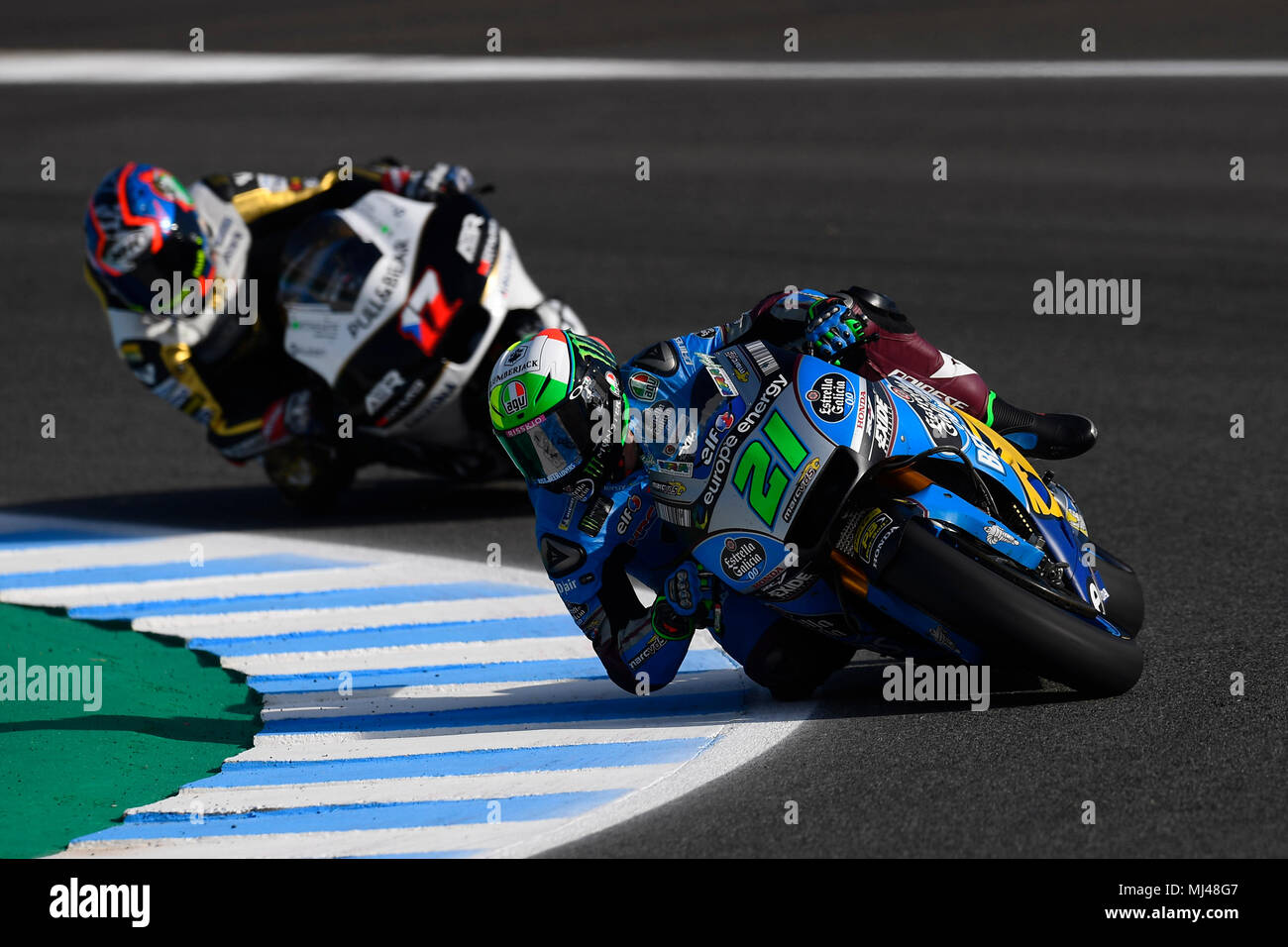 Jerez de la Frontera, Spanien. Freitag, 04 Mai, 2018. Franco Morbidelli (21) von Italien und Eg 0,0 Marc VDS Honda und Karel Abraham (17) der Tschechischen Republik, und Angel Nieto Team Ducati während der freien Praxis der Gran Premio Red Bull von Spanien, Circuit von Jerez - Angel Nieto, Kredit: CORDON PRESSE/Alamy leben Nachrichten Stockfoto