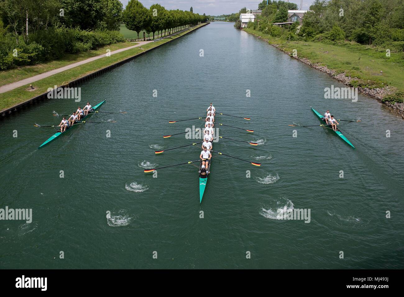 Feature, der Deutschland Achter, Vierer ohne Steuermann, der Zwei, in Aktion auf dem Dortmund-Ems-Kanal, von der Spitze Martin Sauer, batsman Hannes OCIK, Richard Schmidt, Malte JAKSCHIK, Jakob SCHNEIDER, Johannes JOHANNESEN, Maximilian PLANER, Felix WIMBERGER, Johannes WEISSENFELD, Rudern, Präsentation Germany-Achter, 03.05.2018 in Dortmund/Deutschland. | Verwendung weltweit Stockfoto