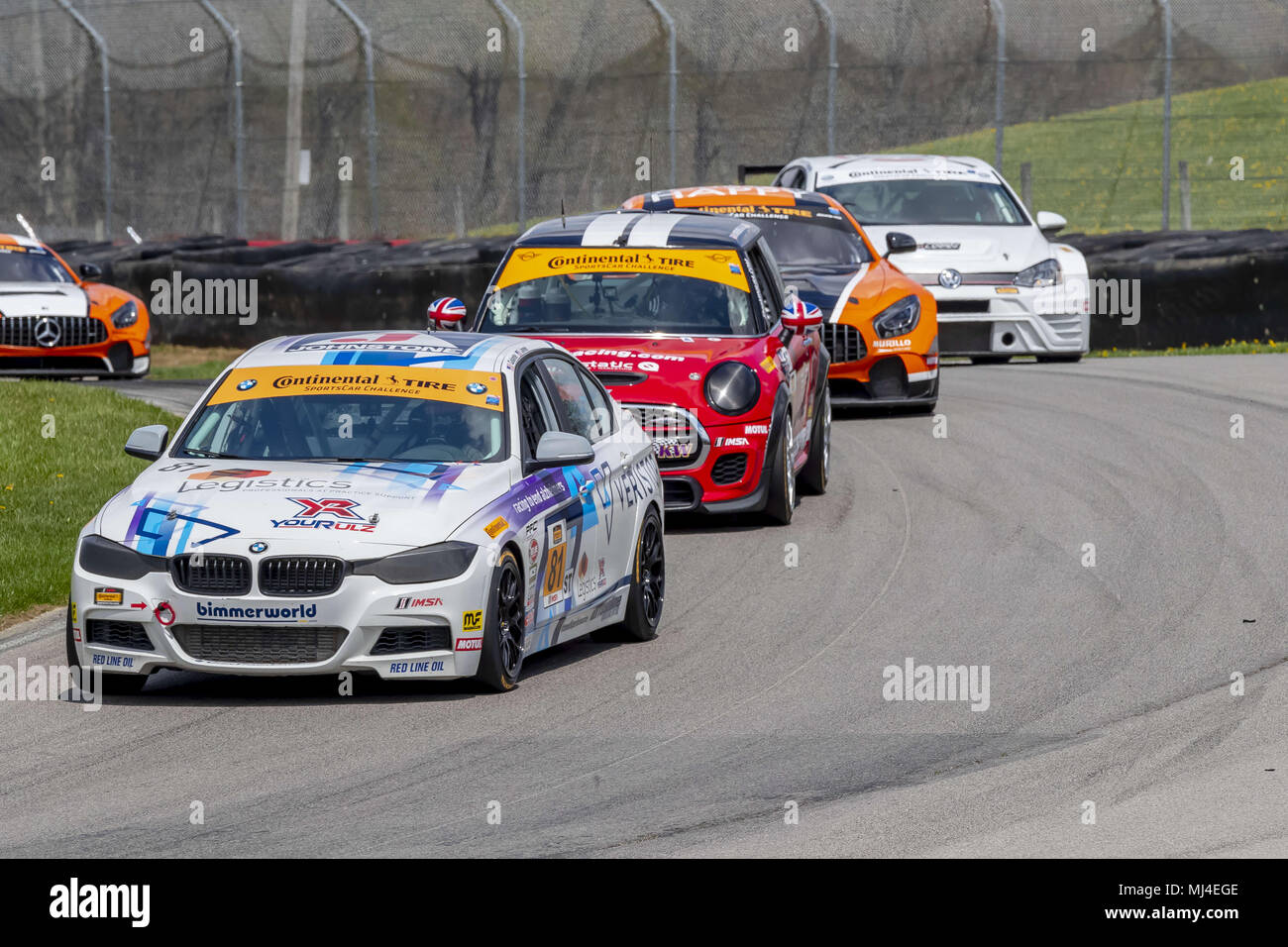 Lexington, Ohio, USA. 4. Mai, 2018. Die BimmerWorld Racing BMW 328i Rennen durch die dreht in der Mitte Ohio - Ohio 120-Kurs in Lexington, Ohio. Quelle: Walter G Arce Sr Asp Inc/ASP/ZUMA Draht/Alamy leben Nachrichten Stockfoto