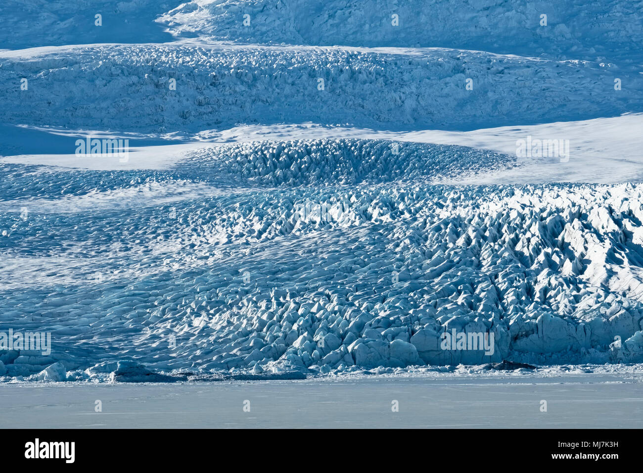 Island. Fjallsárlón Gletschersee am Fuße des Fjallsjökull Gletscher, Teil des riesigen Gletscher Vatnajökull. Stockfoto