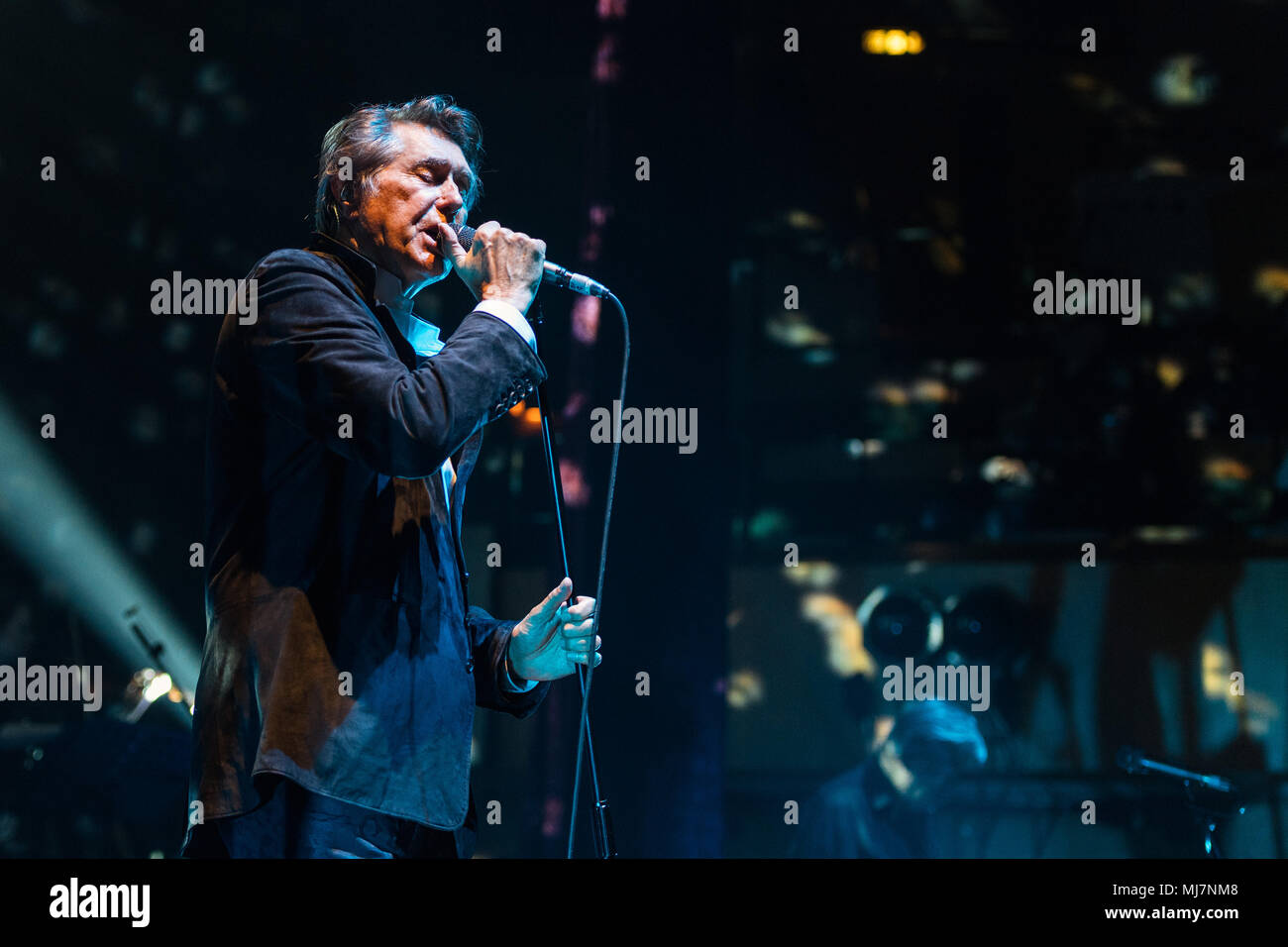 Bryan Ferry bei St David's Hall, Cardiff - 9. April 2018 Stockfoto