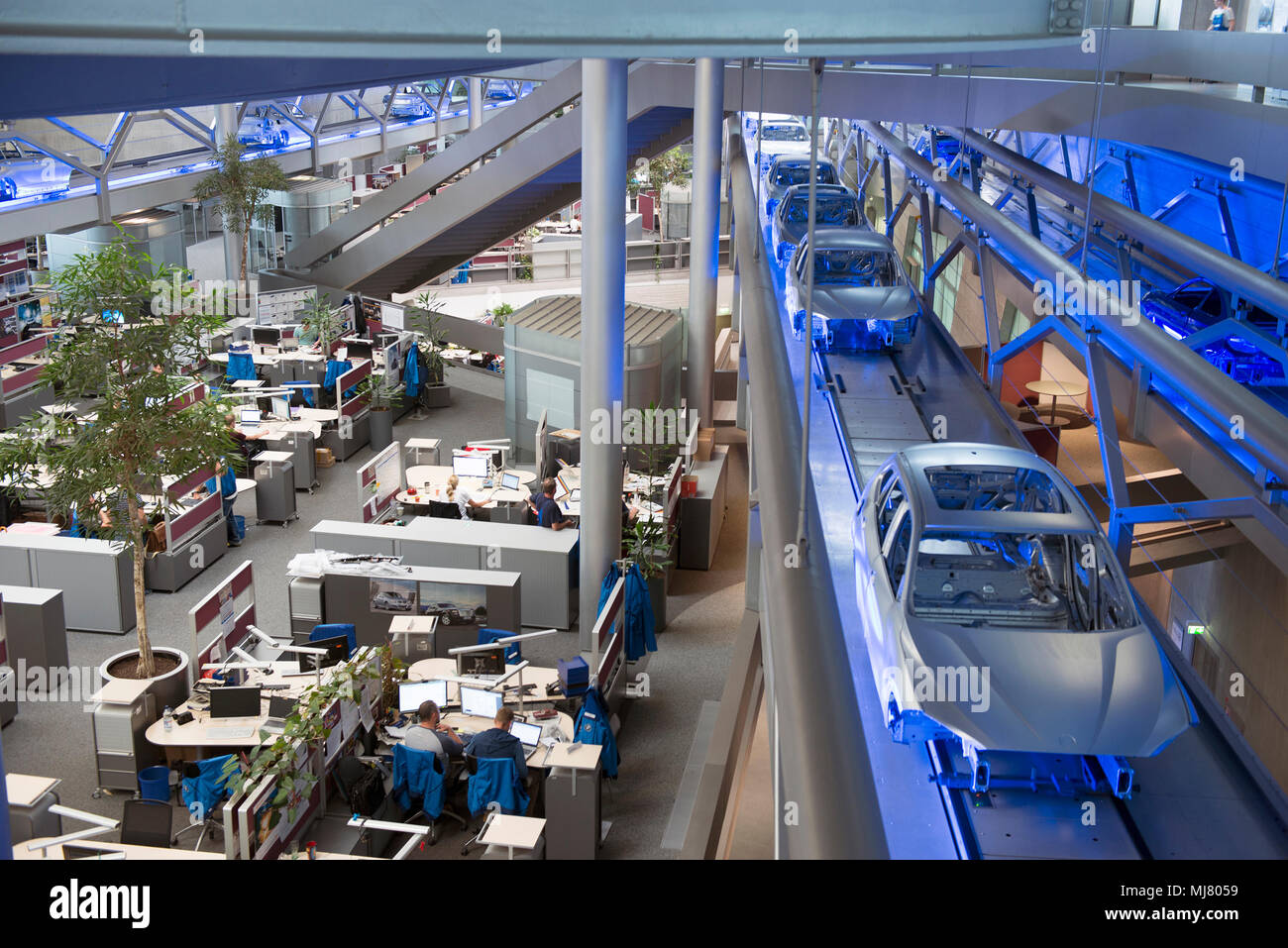 Bmw Niederlassung Leipzig Zwickauer Straße Leipzig Das Zentralgebäude, BMW-Werk in Leipzig Stockfotografie - Alamy