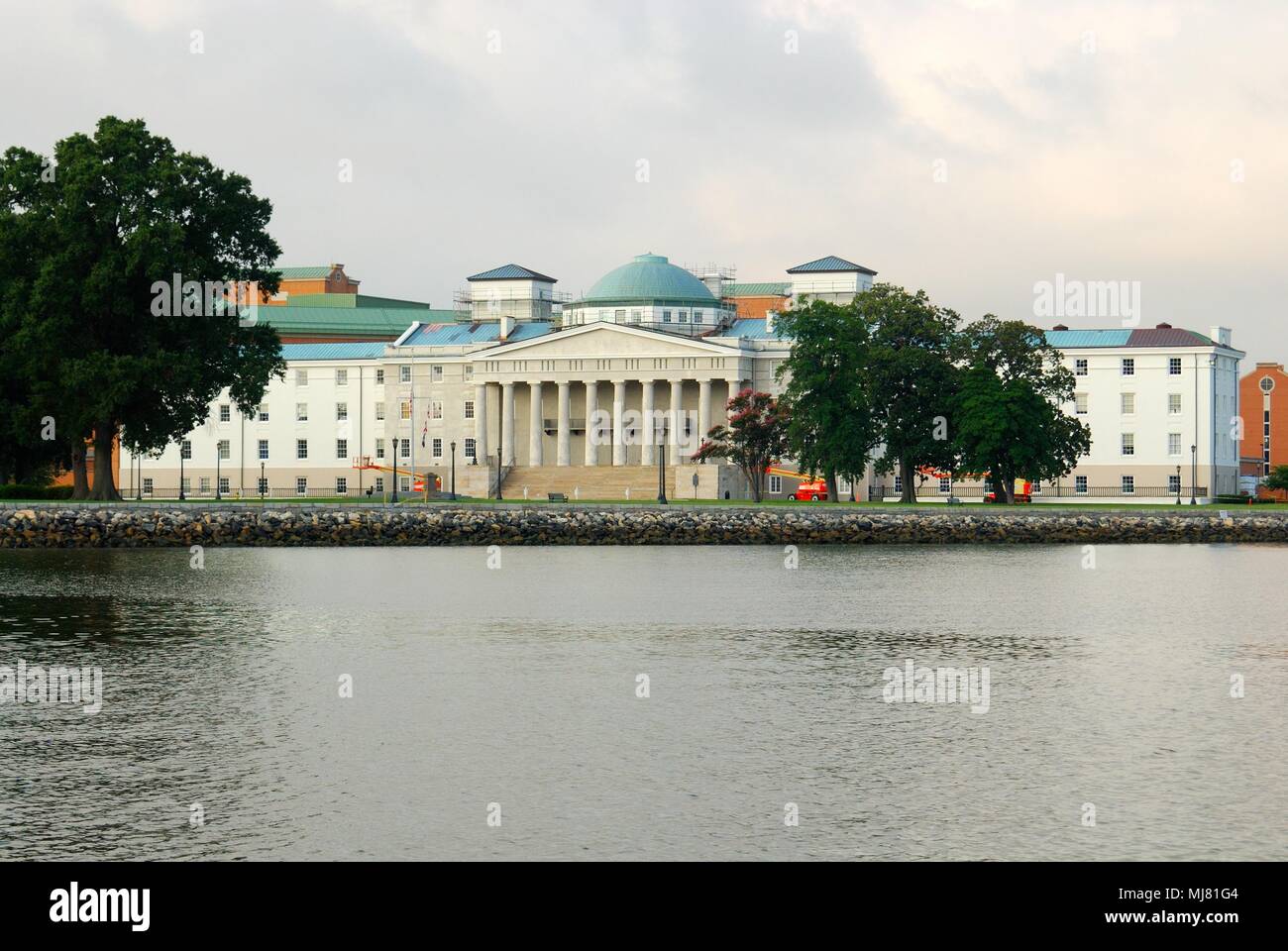 Portsmouth Naval Hospital am Krankenhaus auf der Elizabeth River, Hampton Roads, Portsmouth, Virginia USA. Älteste Naval Hospital in den USA, Stockfoto