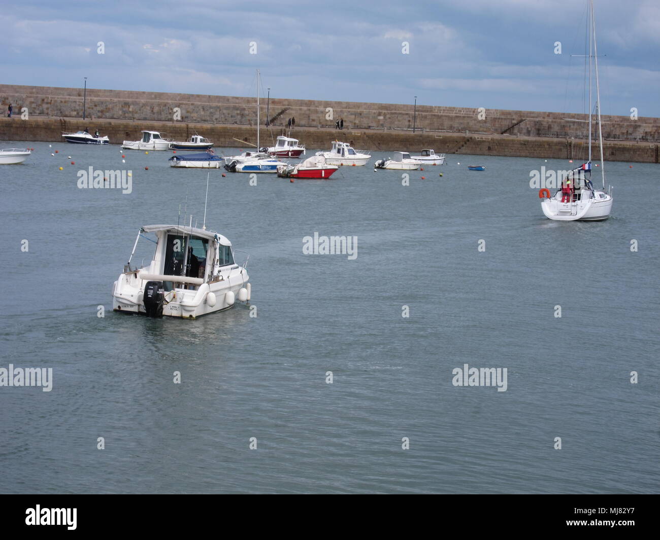 BINIC, Frankreich-04 APRIL 2016: Boot im Hafen in der Bretagne Stockfoto