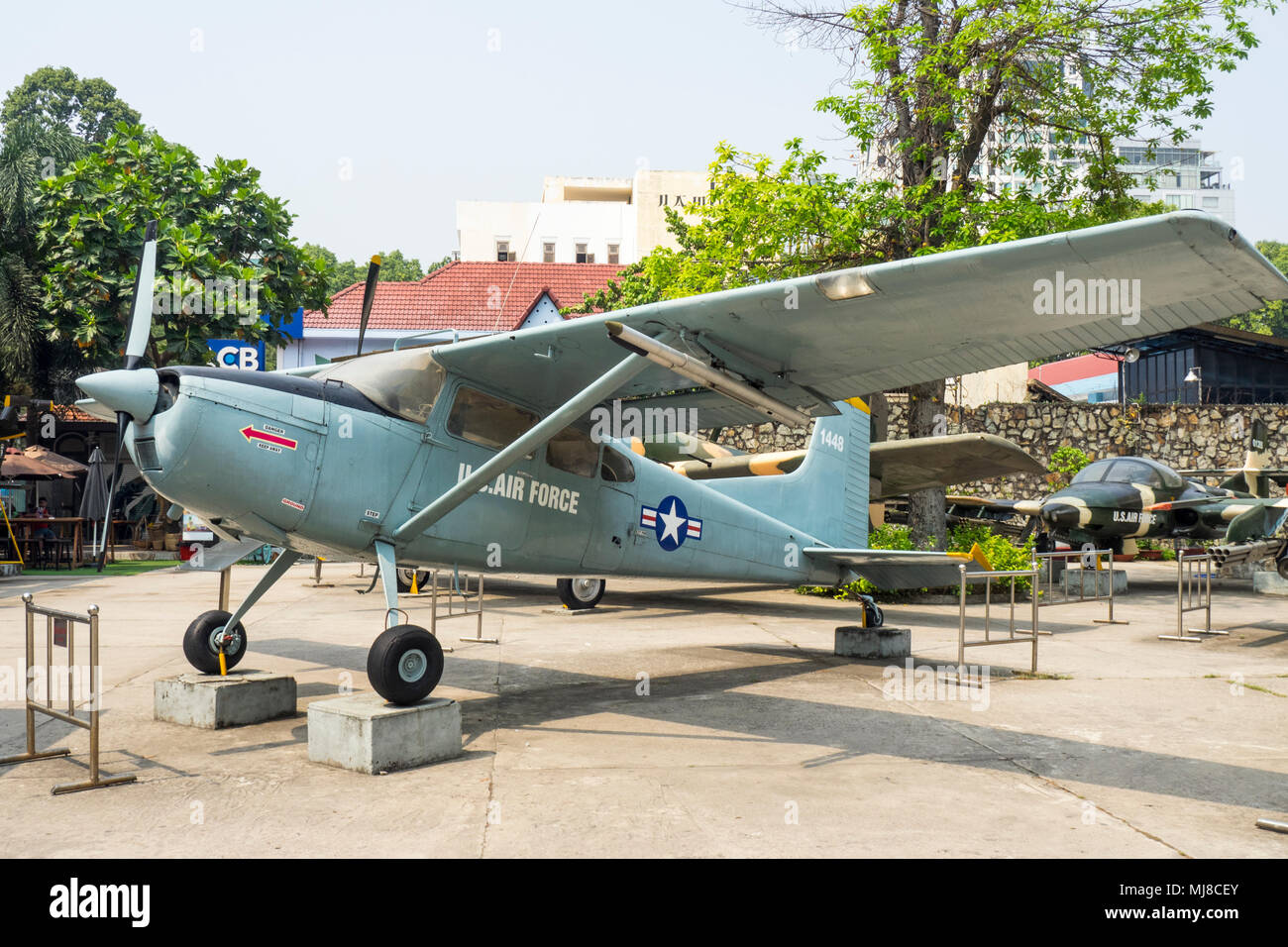 US Air Force cessna U 17 Aufklärer aus dem Vietnamkrieg auf Anzeige an das War Remnants Museum, Ho Chi Minh City, Vietnam. Stockfoto
