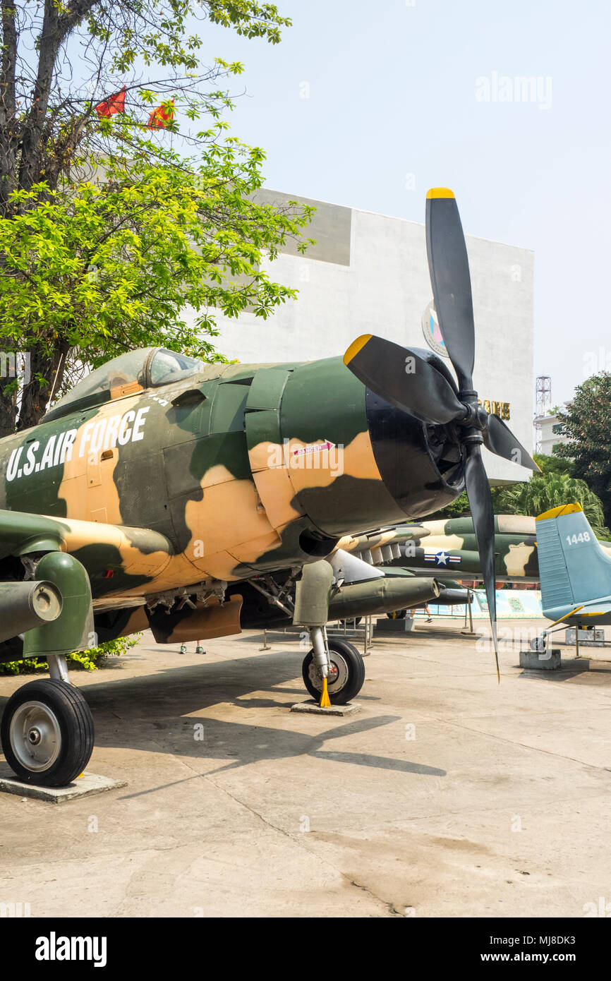 US Air Force McDonnell Douglas A-1 Skyraider Flugzeug aus dem Vietnamkrieg auf Anzeige an das War Remnants Museum, Ho Chi Minh City, Vietnam. Stockfoto
