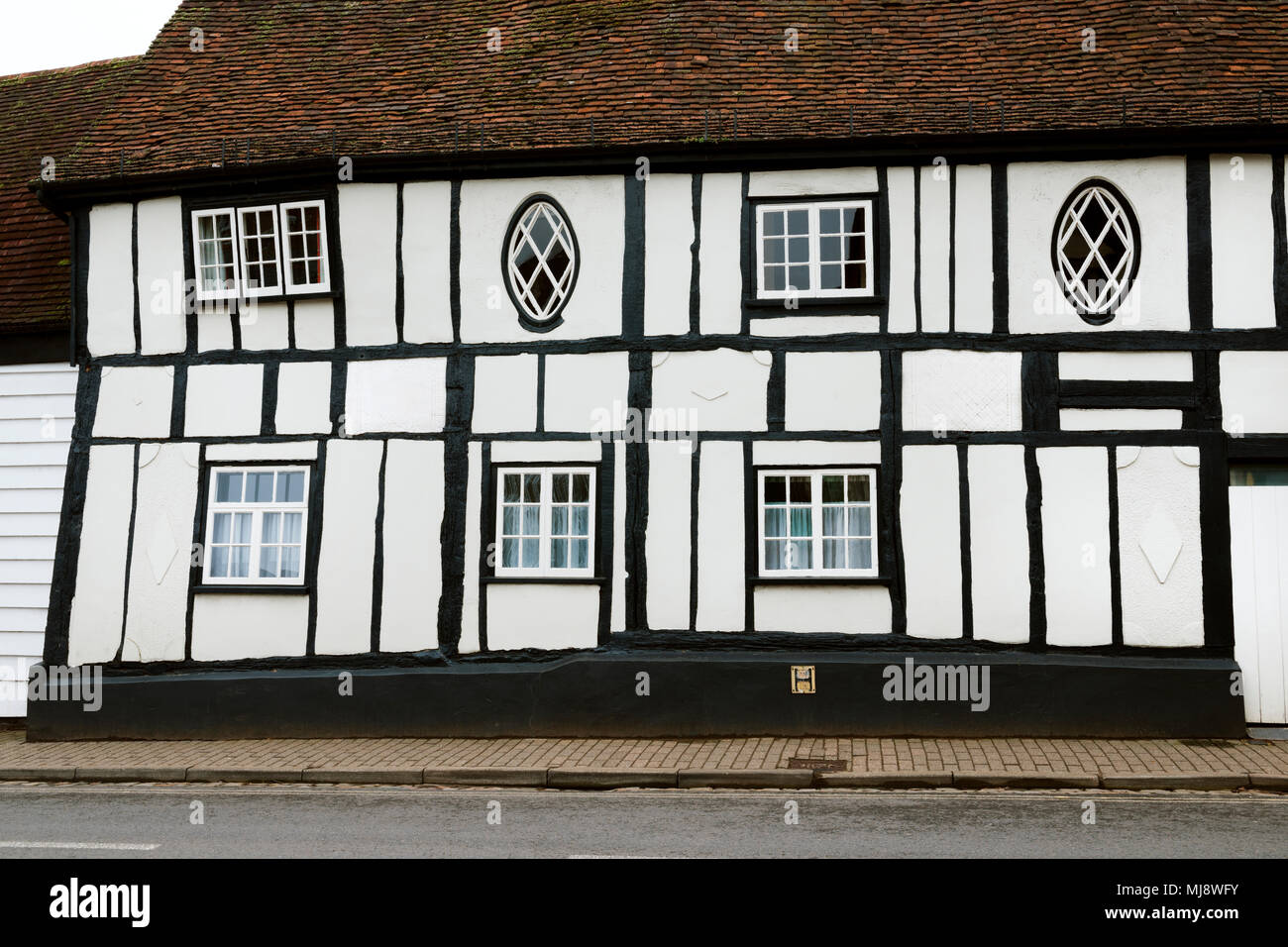 Schwarze und weiße Fachwerkhaus, St Michael's Street, St Alban's, Hertfordshire, England, UK. Fachwerkhaus aus dem 17. Jahrhundert mit Änderungen. Stockfoto