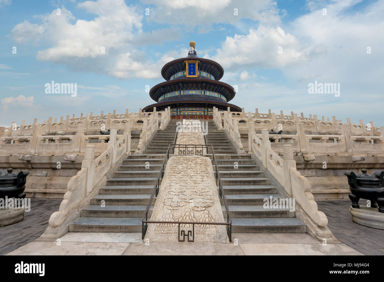 Wunderbare und beeindruckende Tempel in Peking - Himmelstempel in Peking, China. Halle des Gebetes für eine gute Ernte. Stockfoto