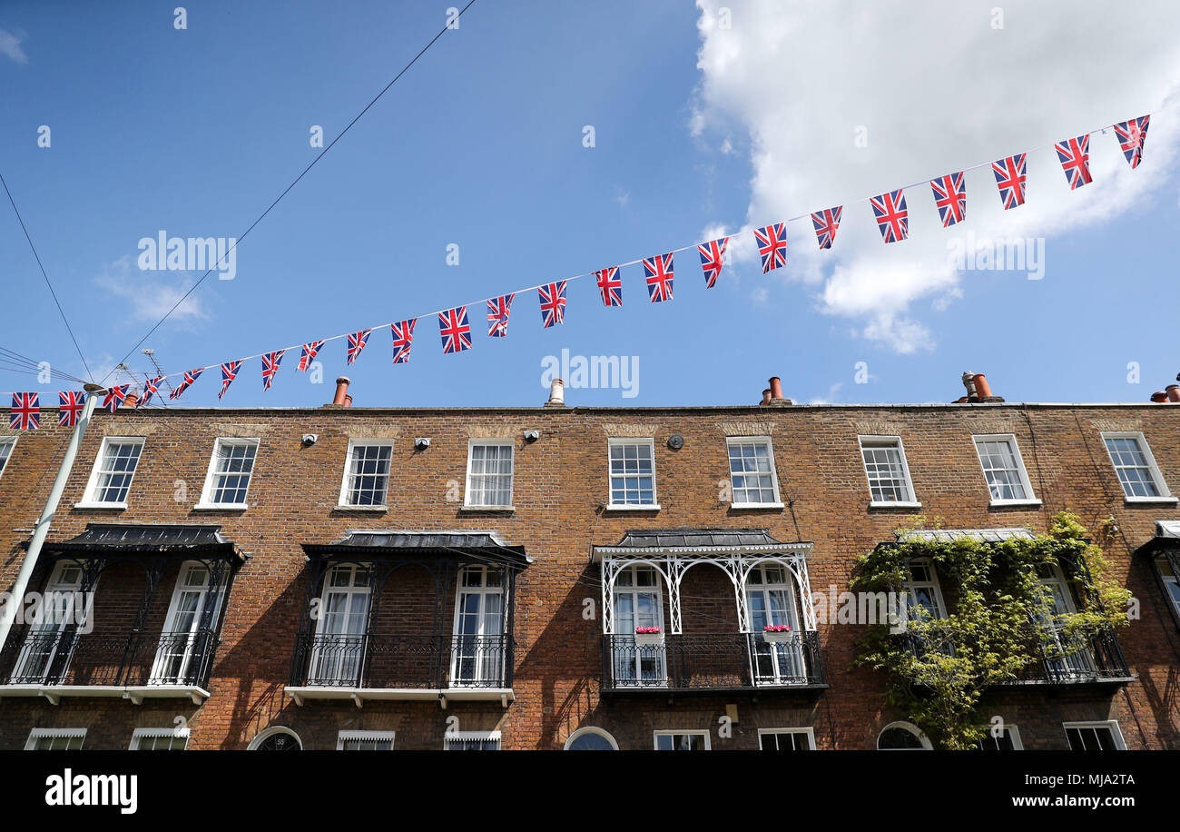 Union Flag bunting ist entlang der Kings Road in Windsor hing, vor der königlichen Hochzeit zwischen Prinz Harry und Meghan Markle Stockfoto