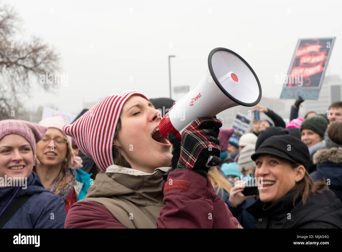 ST. PAUL, MN/USA - Januar 21, 2017: Unbekannter Teilnehmer der Frauen 2017 März Minnesota. Stockfoto